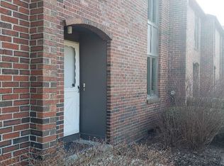 8 Eaton Ct, Amherst, MA 01002