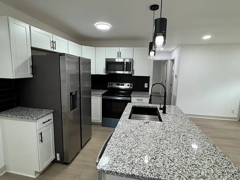213 Ivey St — Photo 6