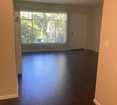 Attractive wood laminate flooring