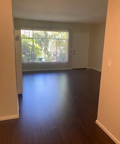 Attractive wood laminate flooring