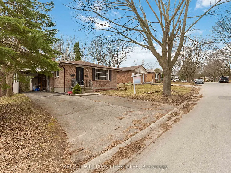 156 Paperbirch Cres — Photo 5