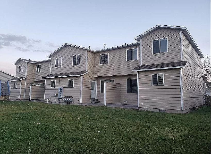 1st image of 638 W Shore Dr