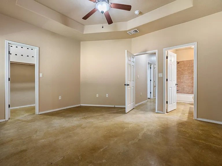 1048 Carolyn Cv — Photo 12