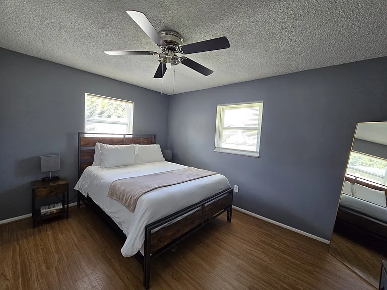 1430 Parkview Ln — Photo 6