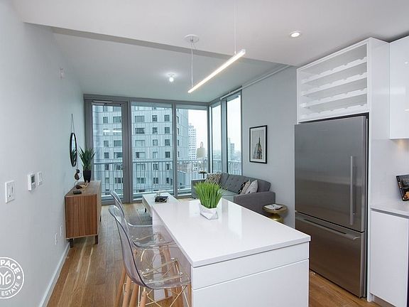 4th image of 436 Albee Sq #H1