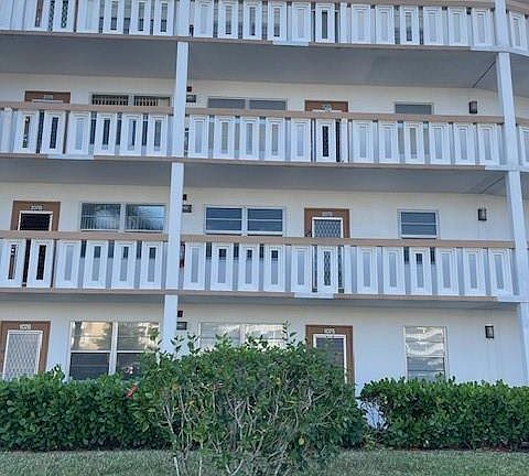 2nd image of 2075 E Cornwall D #2075