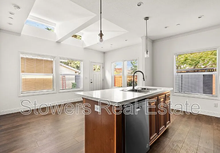144 Larkwood Cir — Photo 7