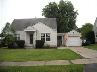 690 E Hopocan Ave, Barberton, OH