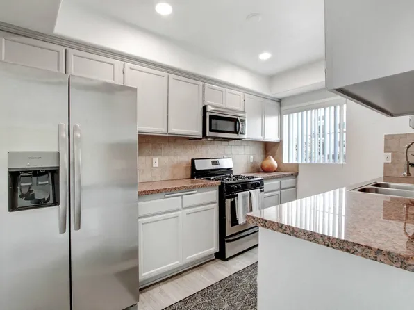 Wilcox Luxury Apartments, 813 Wilcox Ave, Los Angeles, CA 90038