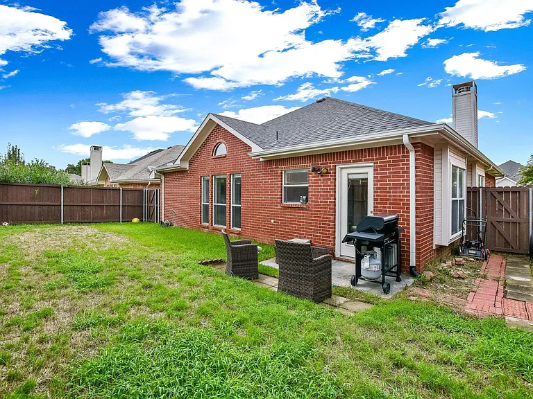 1209 Buehler Ct — Photo 14