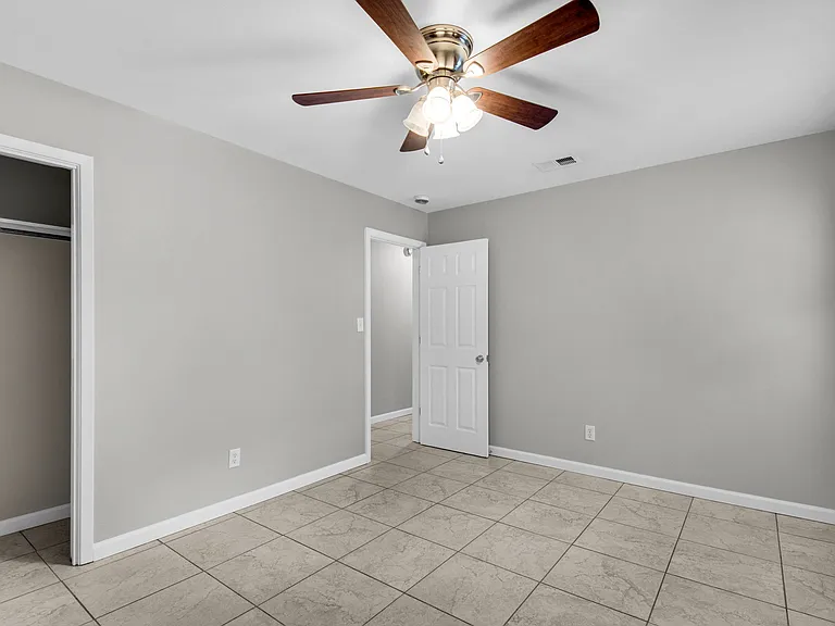 63 Jackson Ave — Photo 14