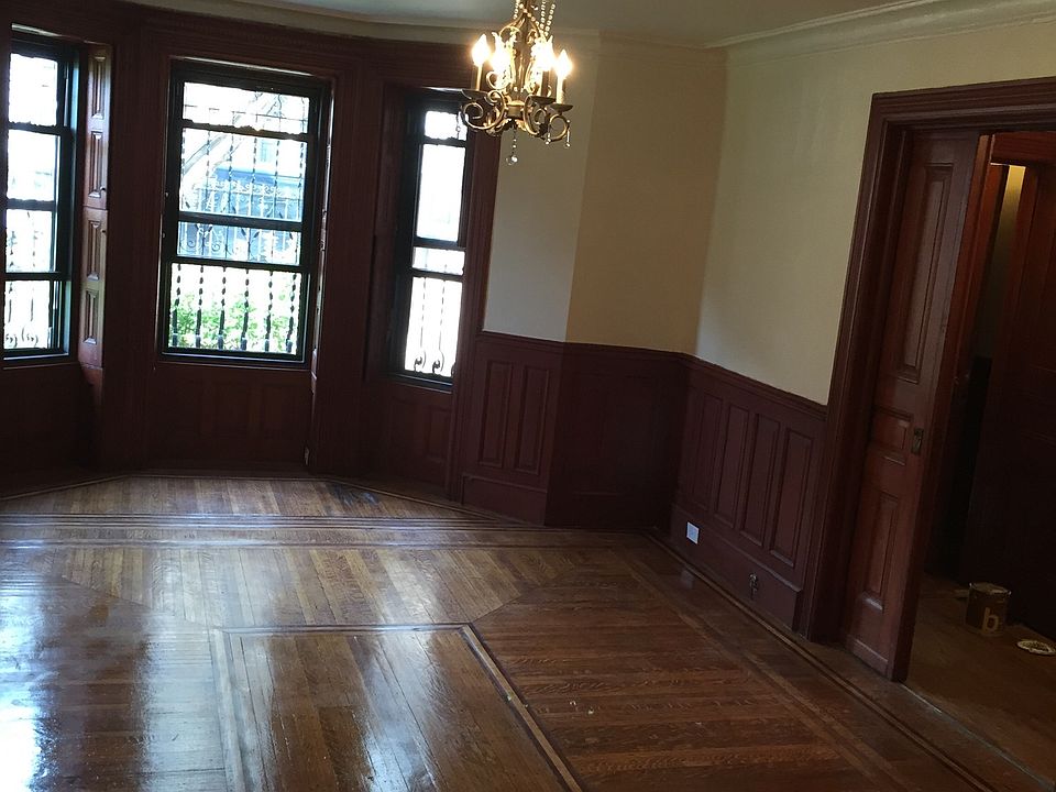 2nd image of 954 Park Pl