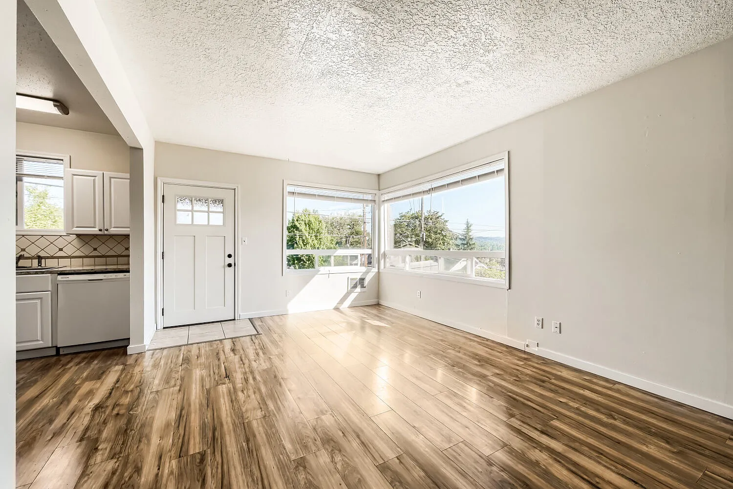 2 bed, 700 sqft, $1,725 — Photo 1