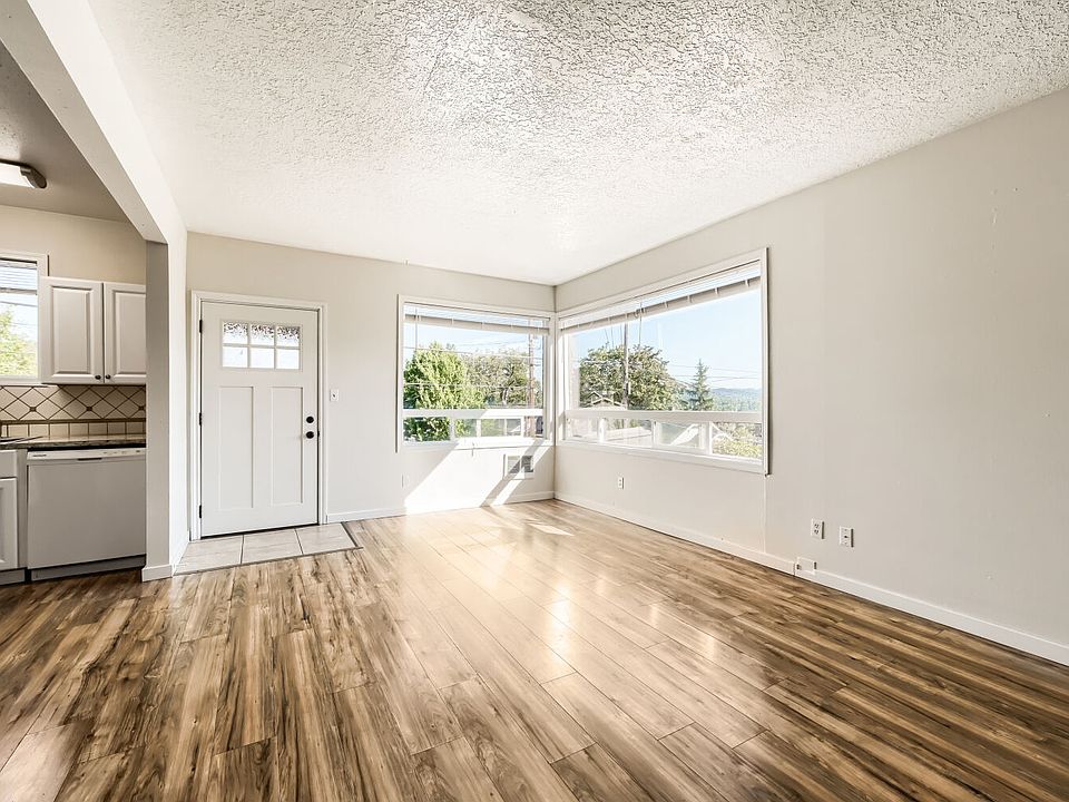 1st image of 920 Jefferson St #920