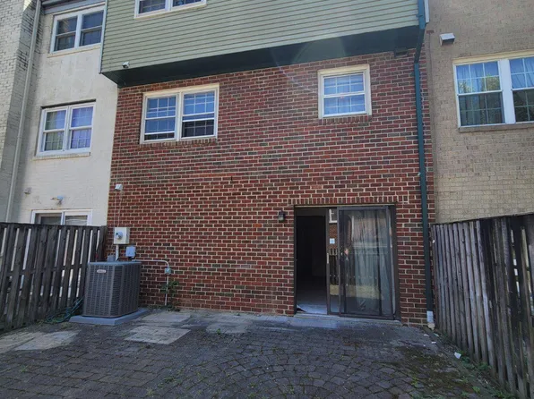 4552 King Edward Ct, Annandale, VA 22003