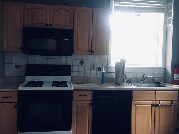 2nd image of 771 Delta Ave #1