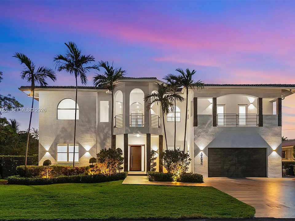 552 Palm Dr