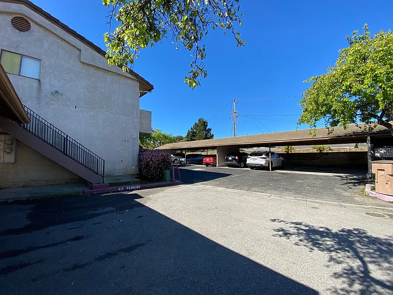 122-126 W Ramona St — Photo 8