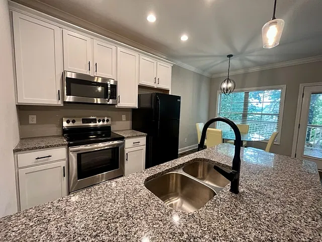 2850 Windsor Trace Court — Photo 4