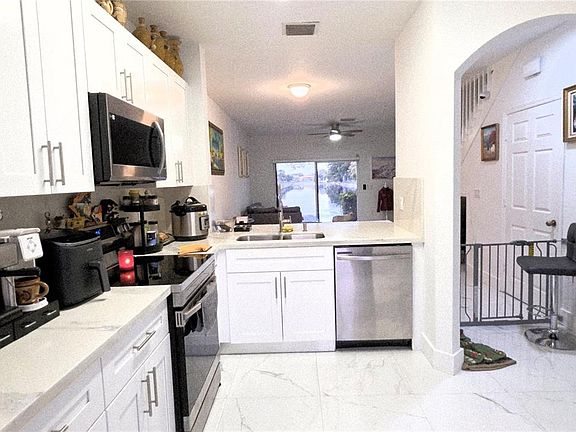 5th image of 5937 Riverside Ave