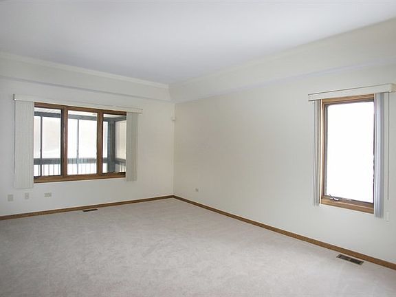 3rd image of 9909 Shady Ln #9909