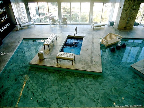 3rd image of 495 Brickell Ave #1008