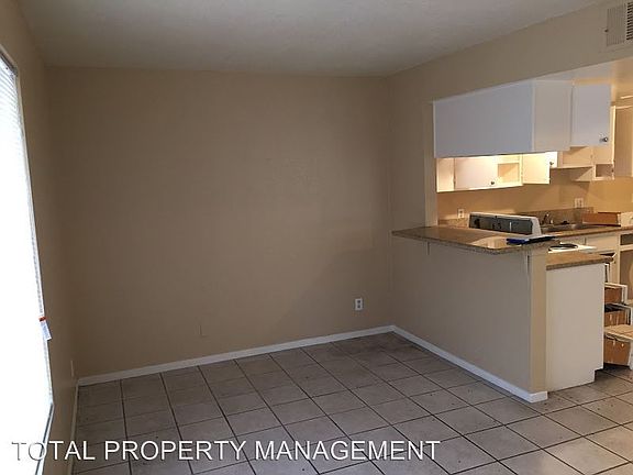 5th image of 5304 Del Gado Dr APT 2
