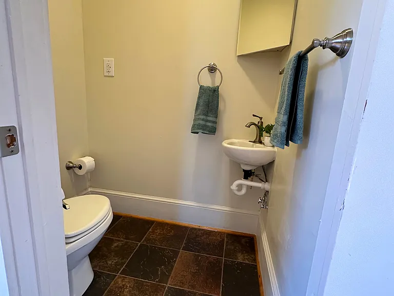 1202 Main St — Photo 20