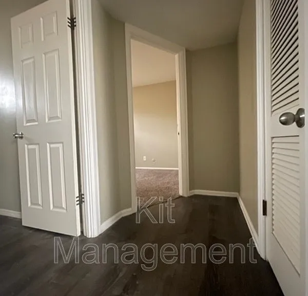 2900 W Dean Rd — Photo 10
