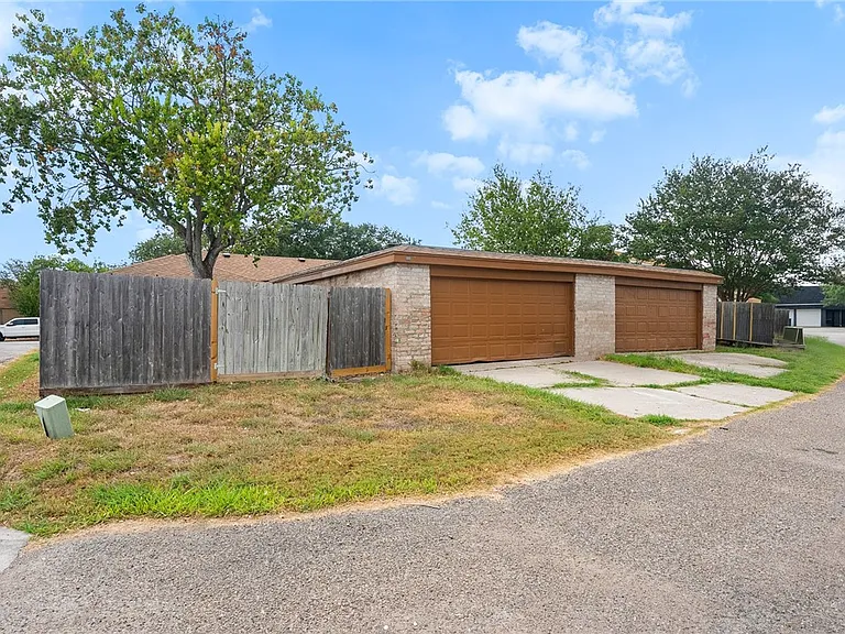 5009 Wingfoot Ln #B — Photo 25
