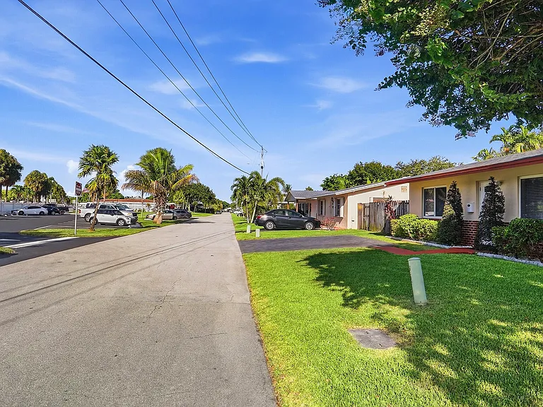 2908 NW 48th St — Photo 32