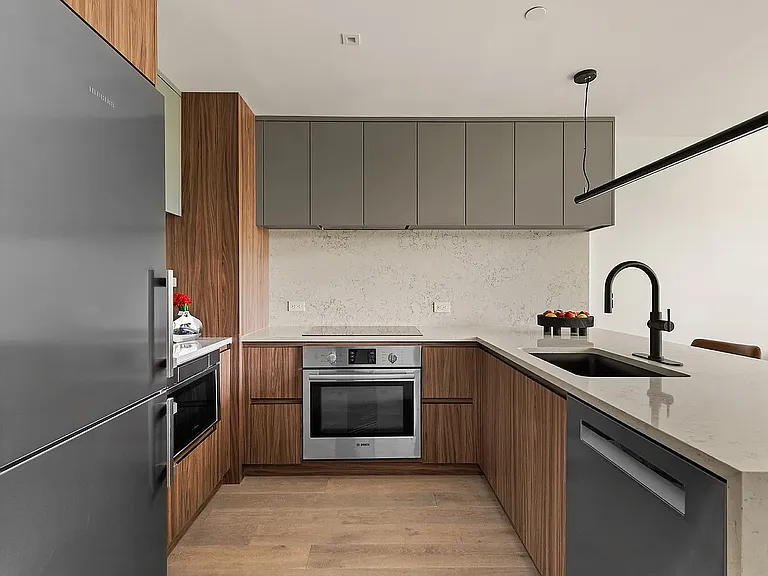 11 Essex St #4 — Photo 7