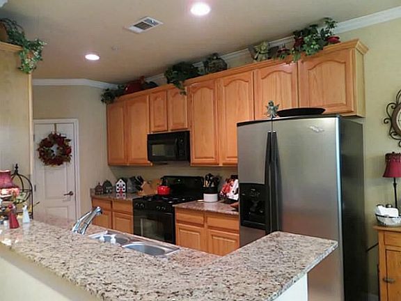 5th image of 628 Rosemead Dr