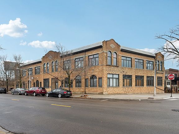 3rd image of 7377 N Rogers Ave APT 202