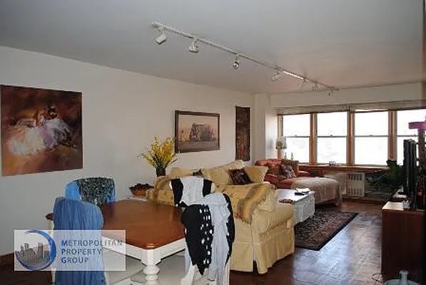 Rented by Metropolitan Property Group | media 31