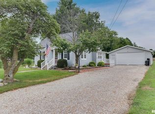 1004 S Elm St, Delavan, IL 61734