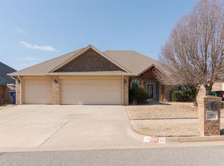 737 Dana Dr, Yukon, OK 73099