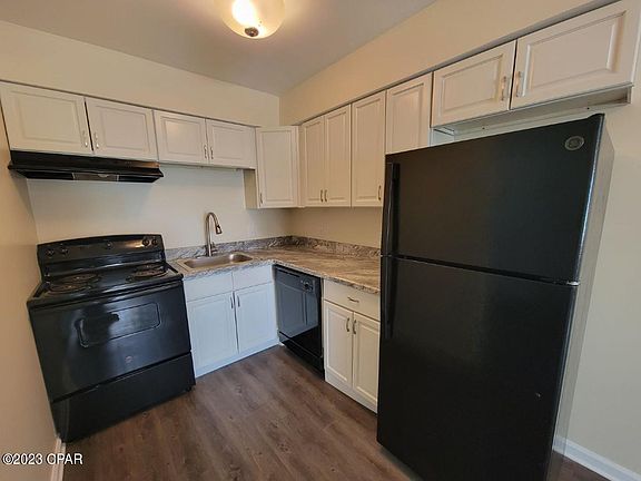 5th image of 5820 Hickory St APT 15