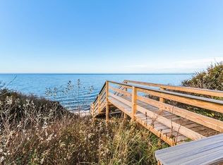 8 Bayberry Rd, North Truro, MA 02652