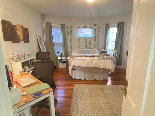 67 Kinnaird St #1, Cambridge, MA 02139