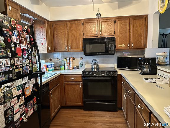 4th image of 14 Valley Drive #14