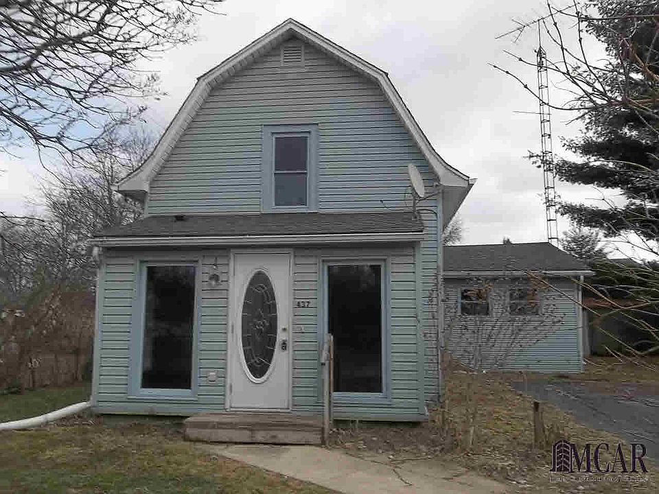 1st image of 437 Wood St