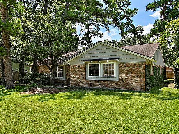3rd image of 10207 Barwood Dr