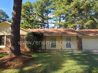 220 Pine Knoll Dr, Ridgeland, MS 39157