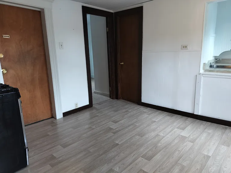 64 Chestnut Ave — Photo 1