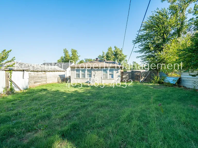 338 SE 41st St — Photo 11