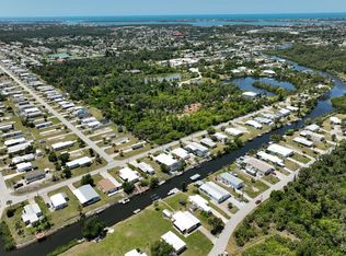 1184 Seahorse Ln, Englewood, FL 34224