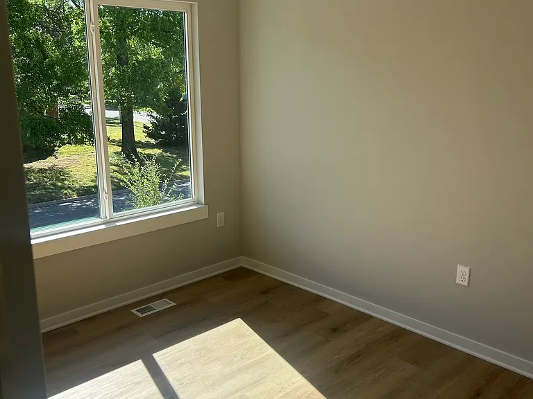 349 S Georgie Ave — Photo 11