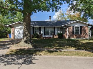 393 Genoa Dr, Ballwin, MO 63021