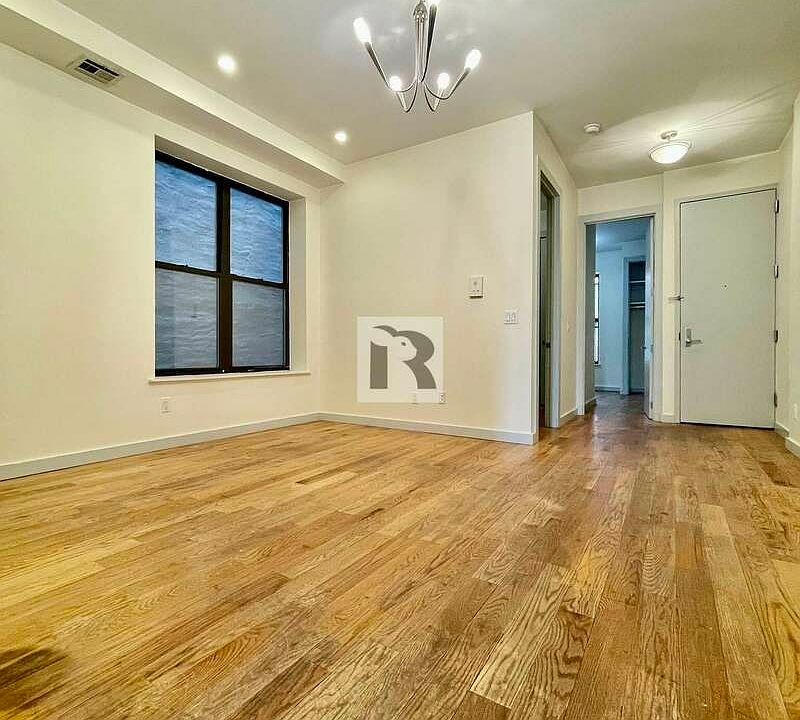1st image of 690 Park Pl #1L
